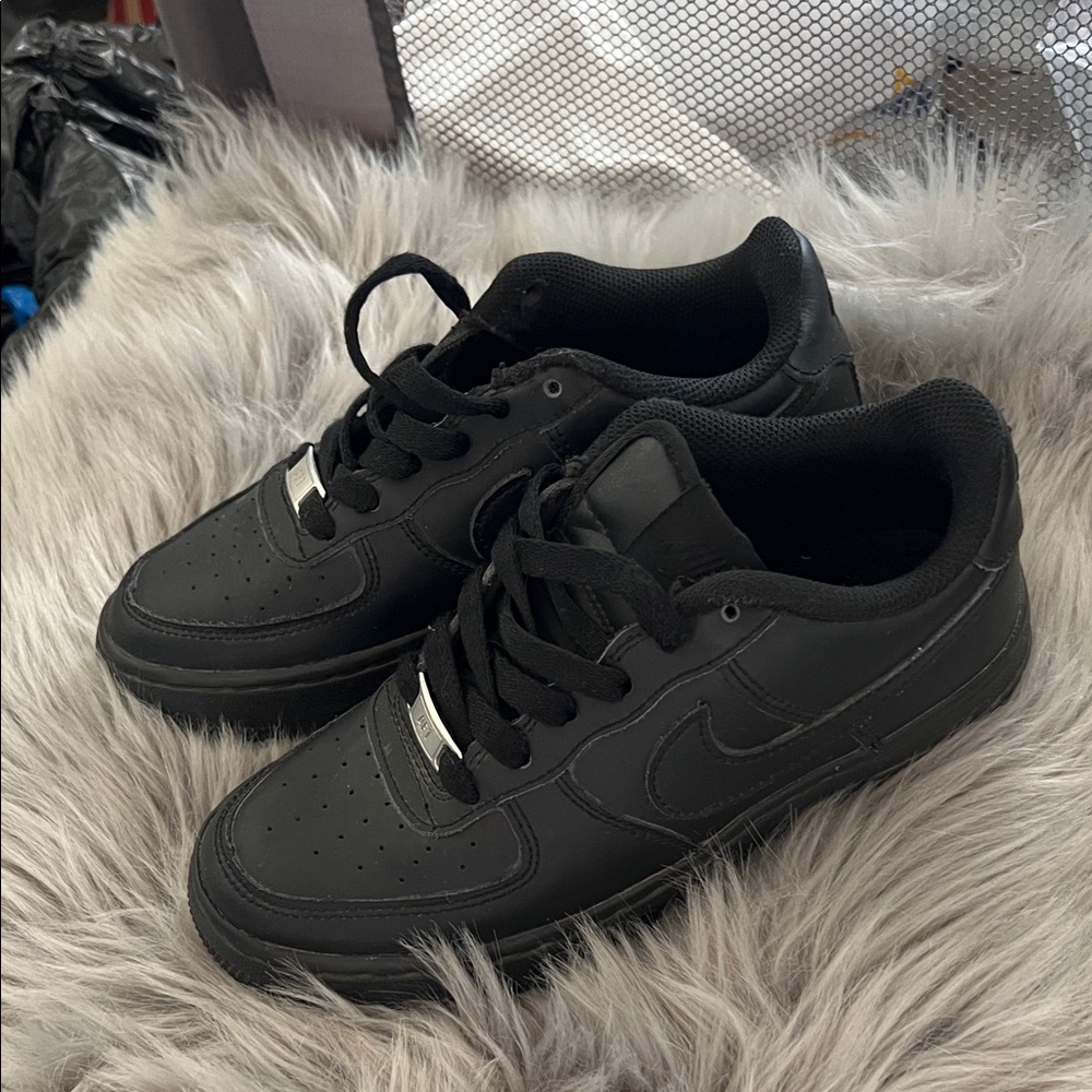 EUC Nike Air Force 1 LE Big Kids' Shoes FV5951-001 Black sz 3Y